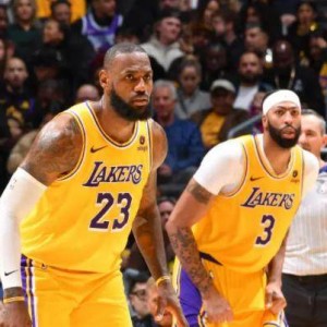 九游娱乐-湖人变阵大胜创纪录！新阵对决西部第一检验成色