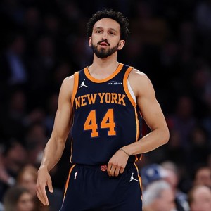 尼克斯签回后场大将，但他将与前火箭投手竞争最后一个留队名额？